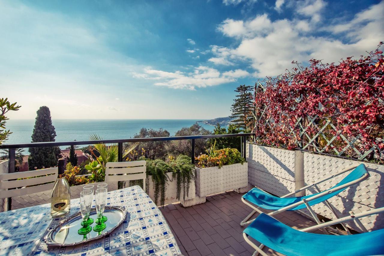 Una Terrazza Sul Golfo Di Ospedaletti By Wonderful Italy Екстериор снимка